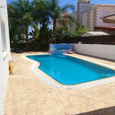Villa Oniro Protaras